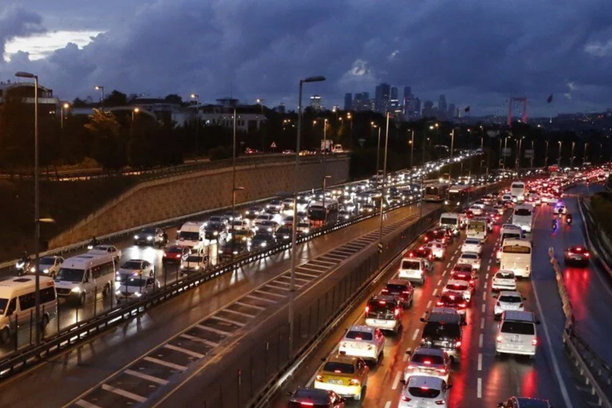 Yoğun Trafikte Motosiklet Nasıl Sürülür?